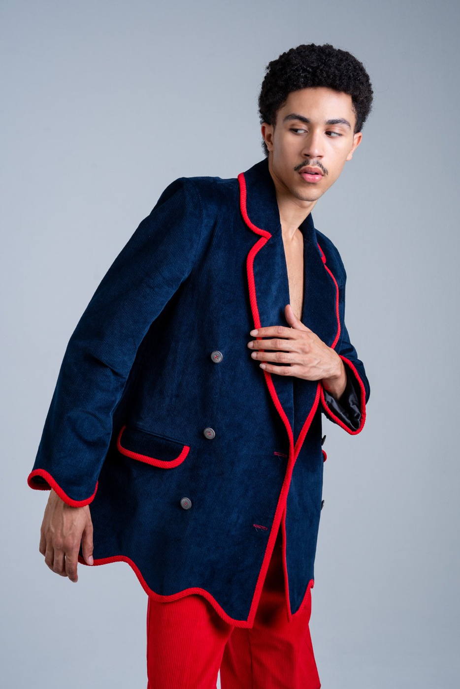 Man wearing an upcycling jacket